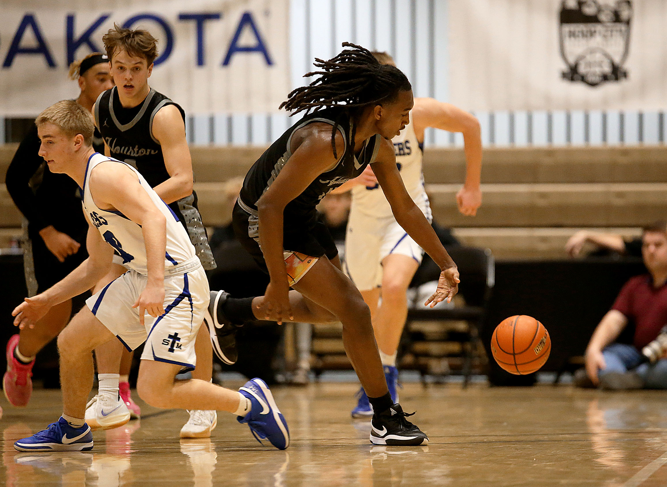 PHOTO GALLERY: Hoop City Classic - St. Thomas More vs Houston (Tenn) 