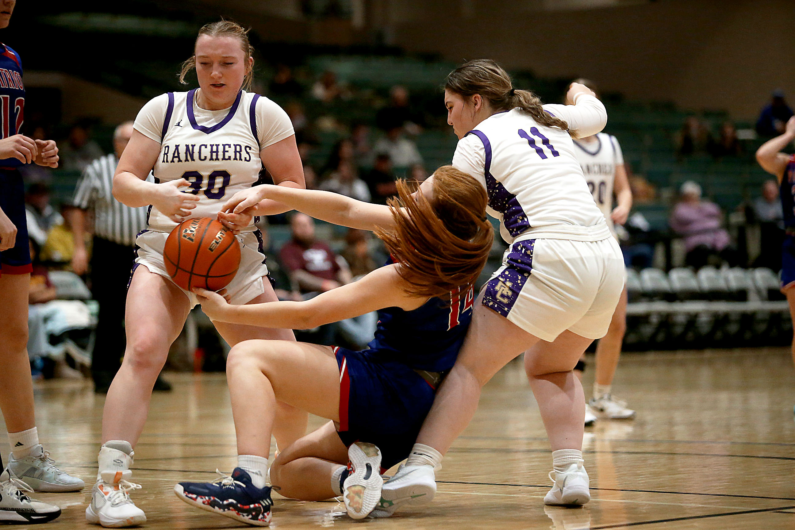 PHOTO GALLERY: Girls Hanson Classic - Harding County vs Hitchcock-Tulare 