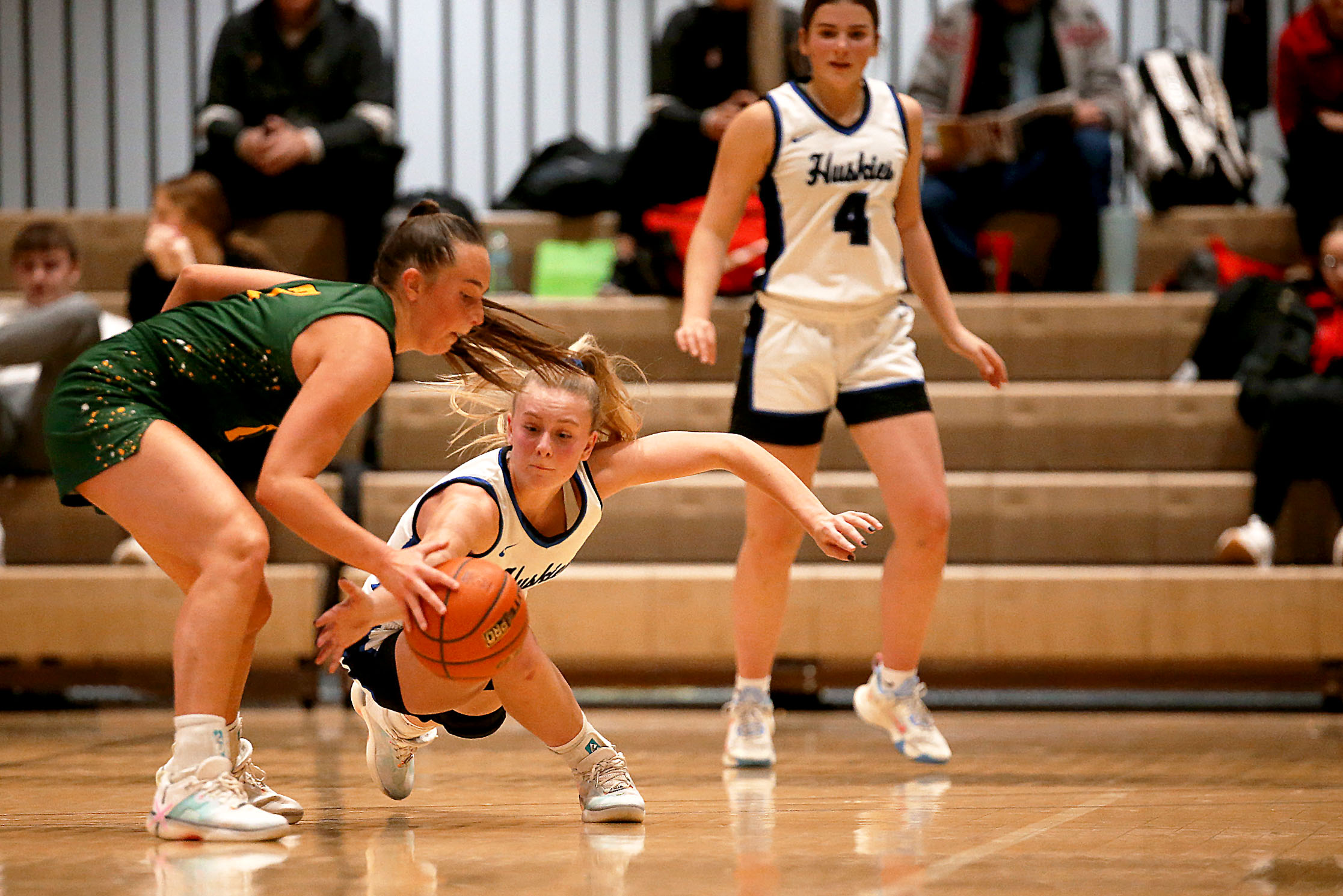 PHOTO GALLERY: Girls Hanson Classic - Elk Point-Jefferson vs Aberdeen Roncalli 