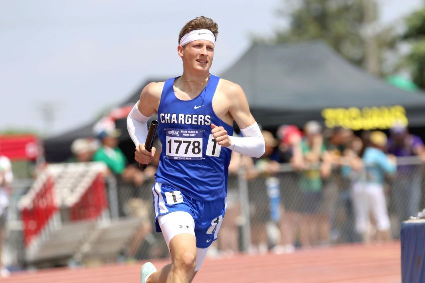Sioux Falls Christian takes down 37-year old record in 3,200-meter relay