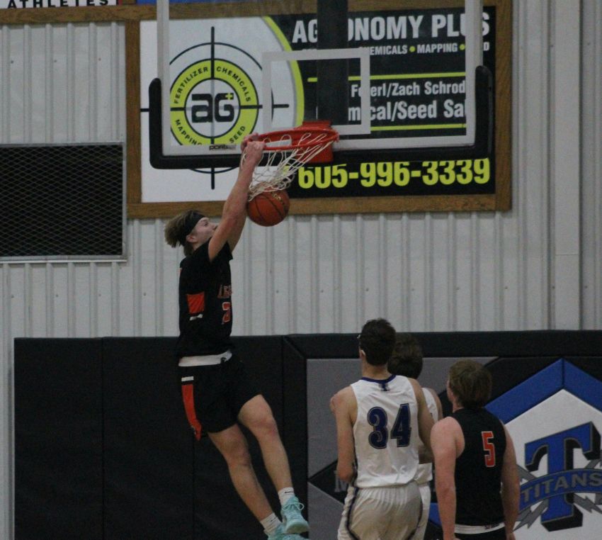 Jan. 6 Boys Basketball Roundup - Lennox pulls past Mount Vernon/Plankinton for 13-point victory 