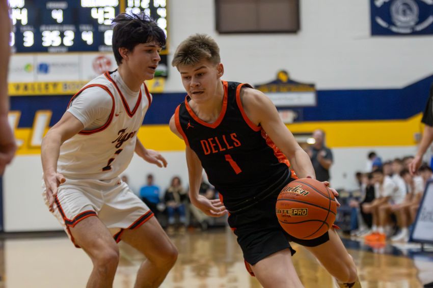 Jan. 10 Boys Basketball Roundup - Dell Rapids outlasts Mobridge-Pollock in overtime at Round Ball Classic 