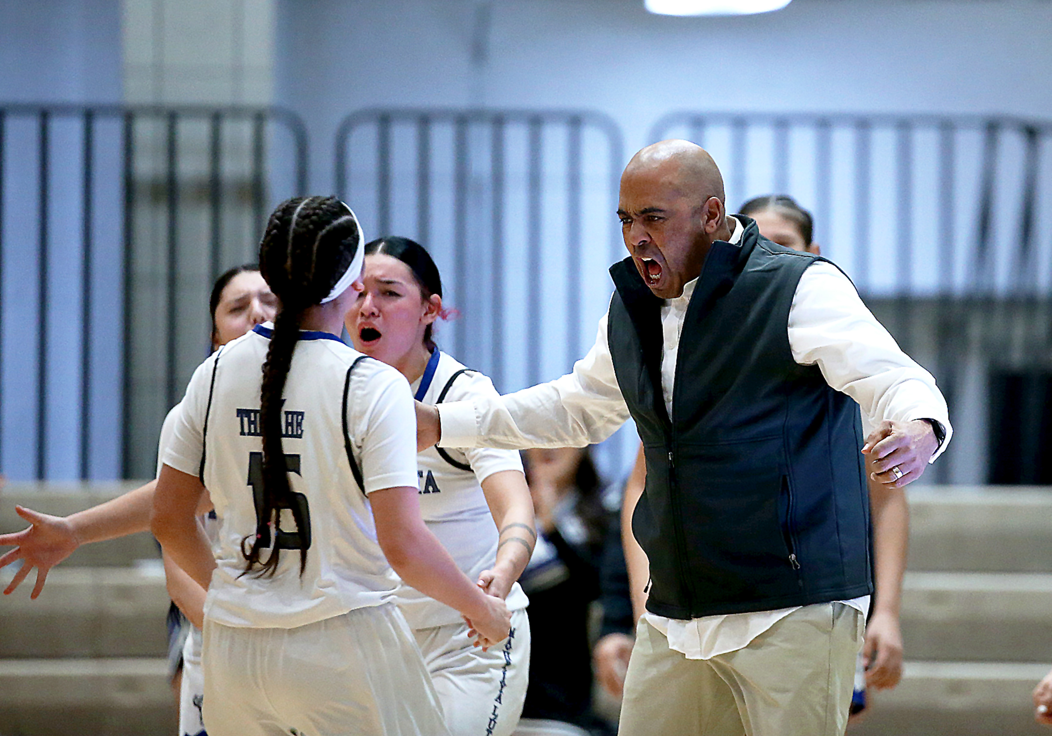 PHOTO GALLERY: Girls Hanson Classic - Lennox vs Mahpiya Luta