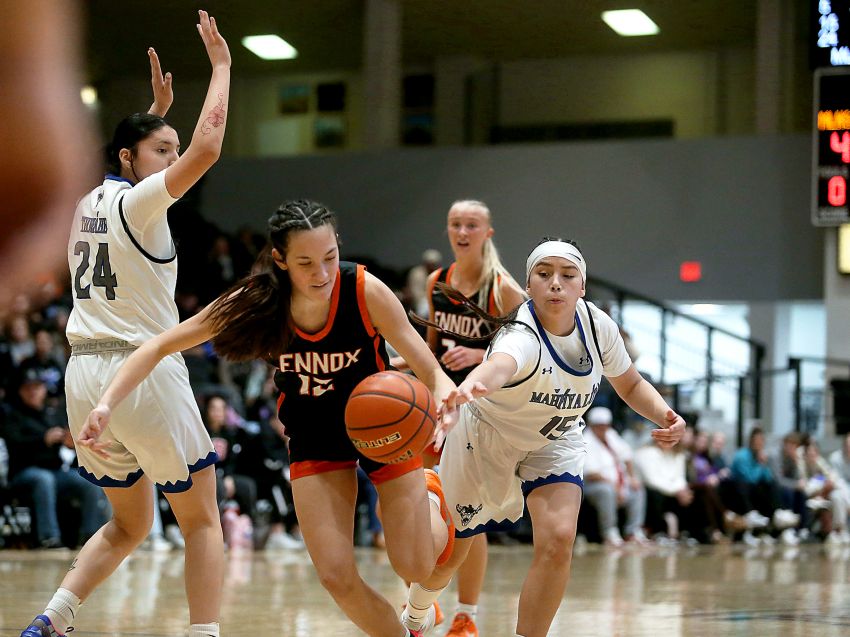 No. 1 Mahpiya Luta edges No. 2 Lennox, improves to 11-0 on the season  