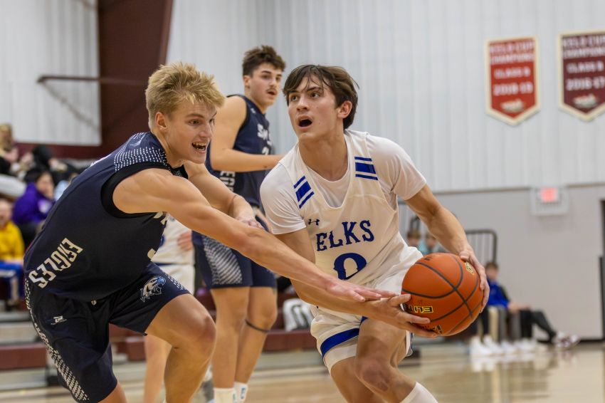 Jan. 17 Boys Basketball Roundup - Elkton-Lake Benton defeats Sioux Falls Lutheran at Dakota Valley Conference Classic