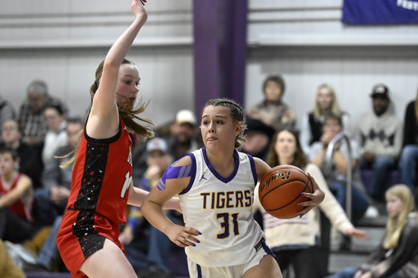 From Madrid to New Underwood - Fernandez loving basketball season while an exchange student with the Tigers