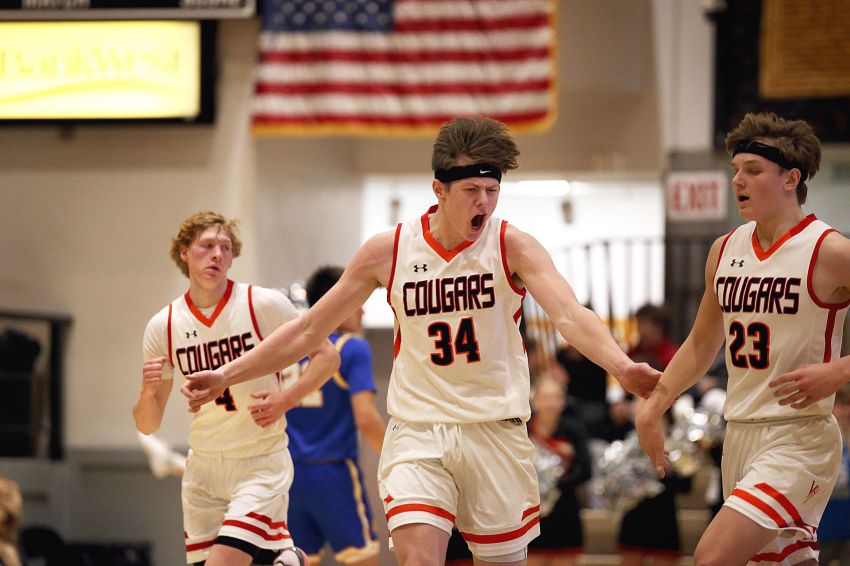 Viborg-Hurley rallies past Castlewood in top-5 matchup 