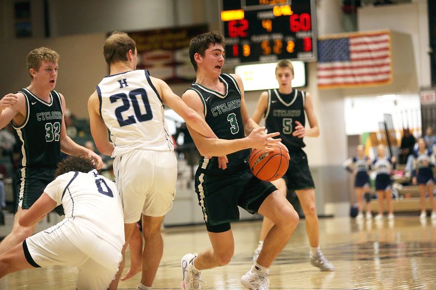 Jan. 2 Boys Basketball Roundup - Emmerson Larson, Sullivan Felberg power Clark/Willow Lake past Milbank 