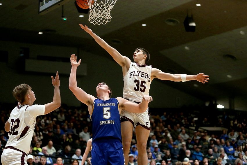 Jan. 24 Boys Basketball Roundup - David Walter’s late 3-pointer lifts No. 7 Freeman past No. 5 Wessington Springs 