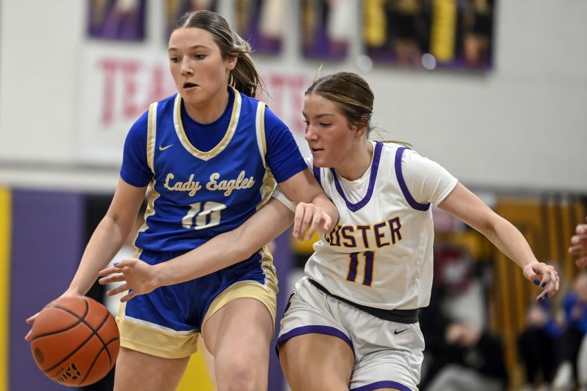 Jan. 25 Girls Basketball Roundup - Wall clips Custer in Saturday action 