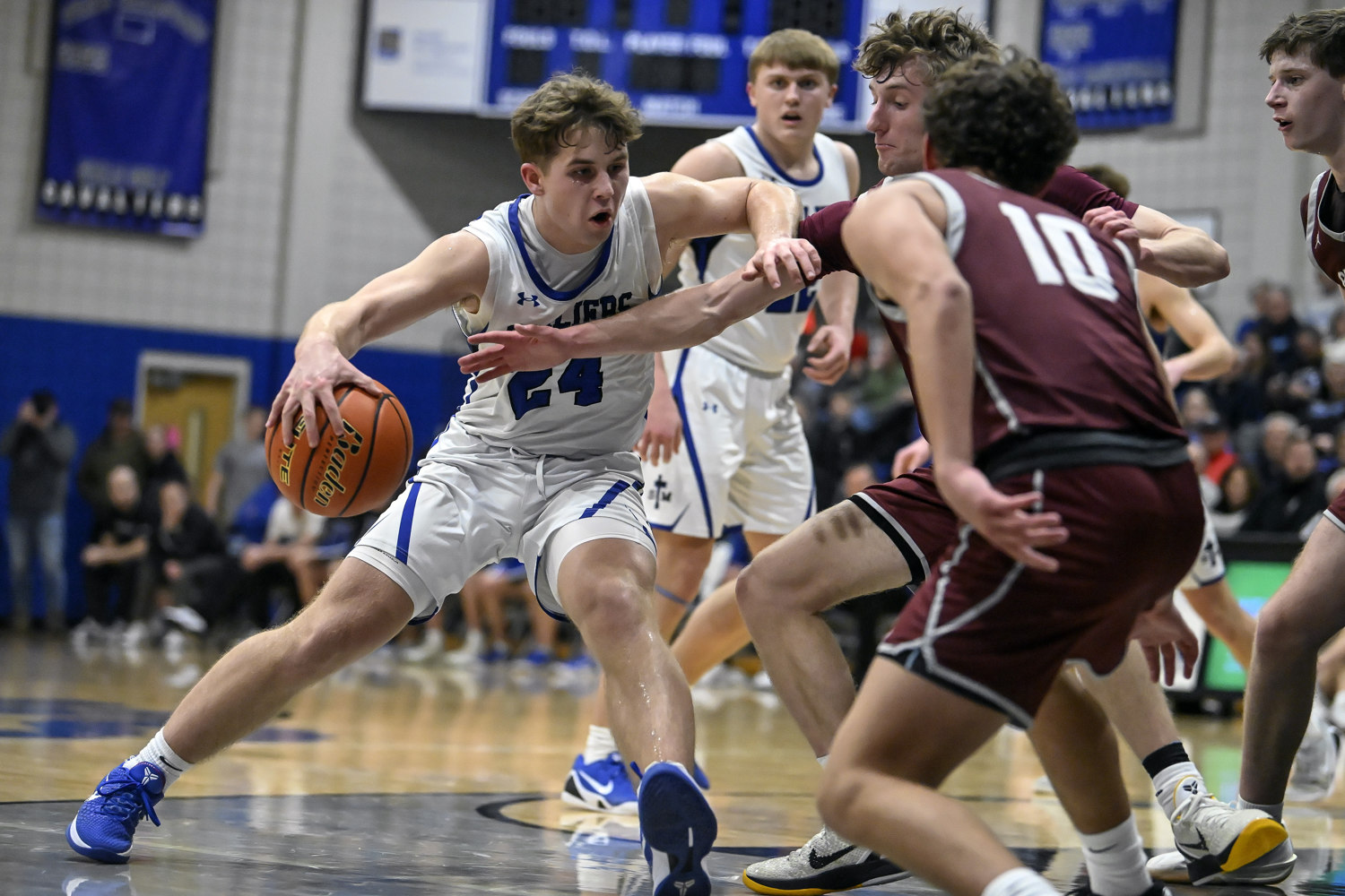 PHOTO GALLERY: Action between the Spearfish boys and St. Thomas More