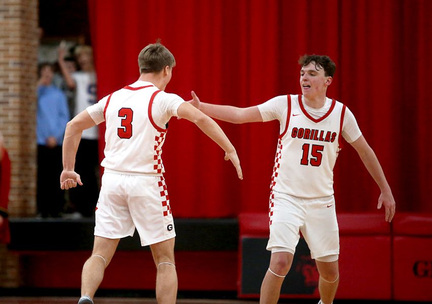 Jan. 29 Boys Basketball Roundup - Gregory outlasts Avon in overtime 
