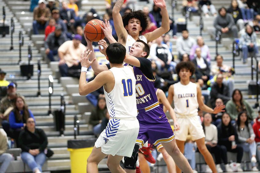 Jan. 30 Boys Basketball Roundup - Stanley County slips past Todd County on the road 