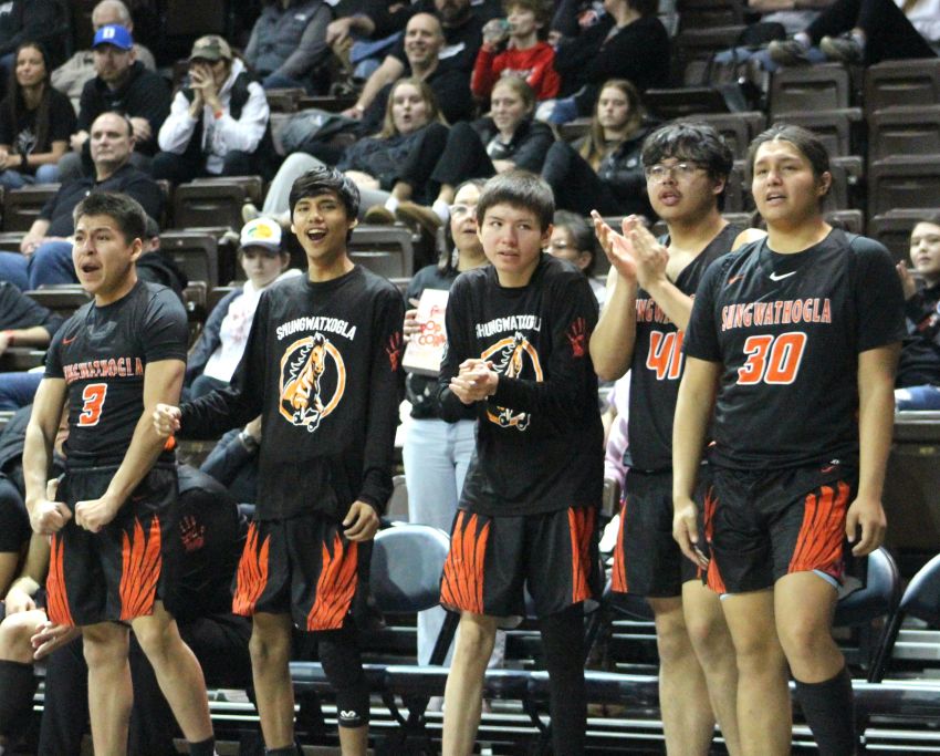 Prep Basketball Notebook - McLaughlin Mustangs experience basketball mecca in the Midwest