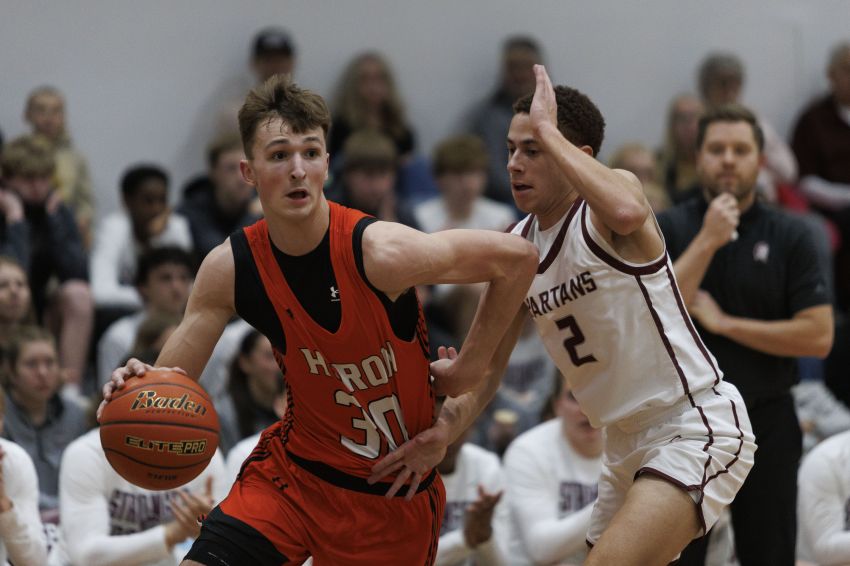 Blake Ellwein breaks his father Jay’s scoring record at Huron High School 