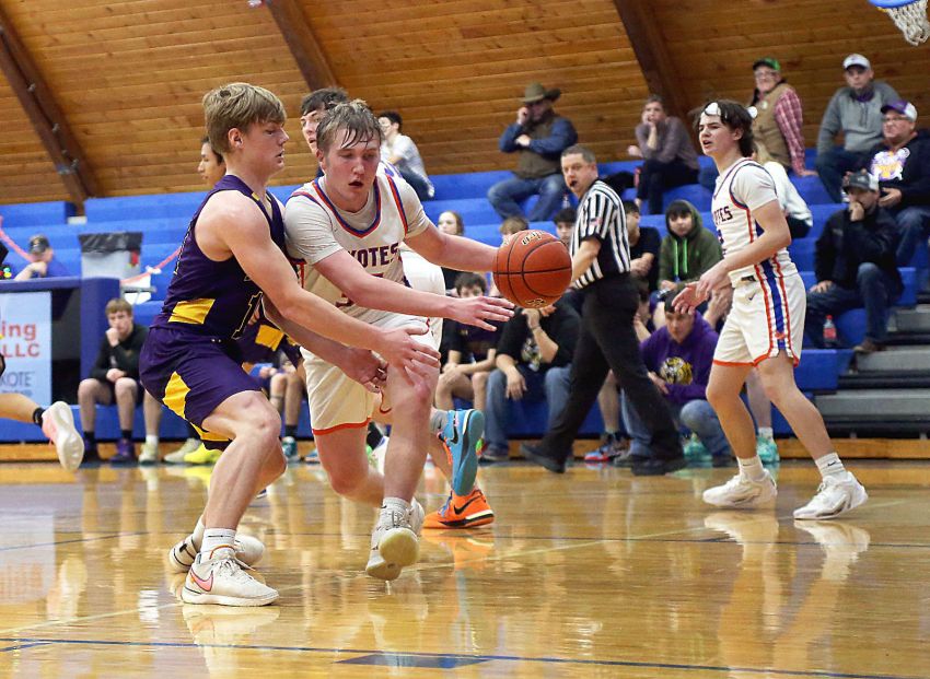 Feb. 8 Boys Basketball Roundup - Jones County pulls away from Dupree for 20-point victory 