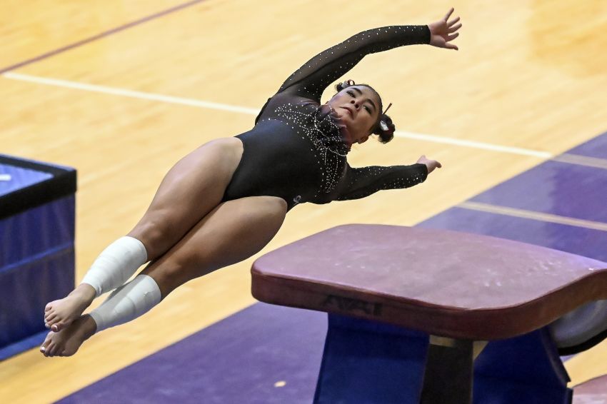 Estelline/Hendricks's Trias, Harrisburg's Maeschen claim state all-around titles 