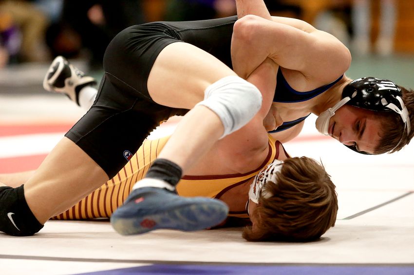 Aberdeen Central boys claim title at Lee Wolf Invitational wrestling tournament 