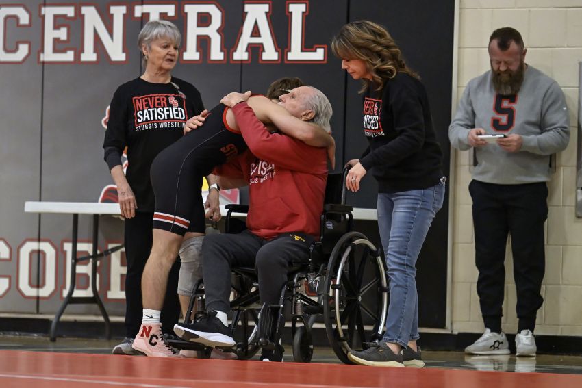 ‘Wouldn’t want to do anything else’ - After stroke scare, grandpa Lyle Randen returns to watch grandson Parker Graveman wrestle 