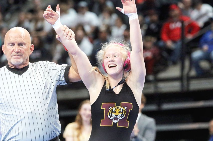 Week 8 Girls Wrestling Rankings - Regina Stoeser helps Harrisburg girls climb to No. 4 in latest weekly rankings