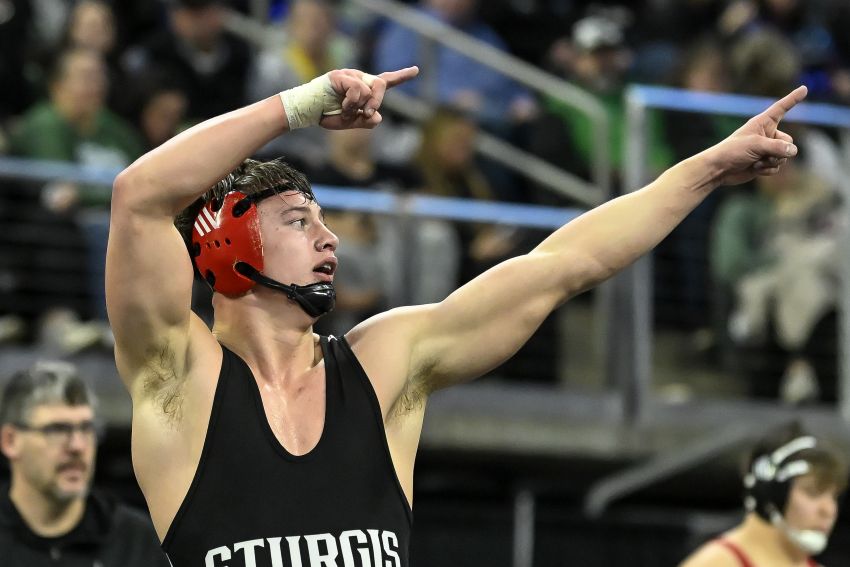 Sturgis opens up 53-point lead in pursuit of Class A wrestling 3-peat 