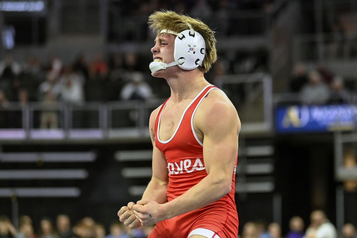 PHOTO GALLERY: Action from the boys semifinals at the state tournament