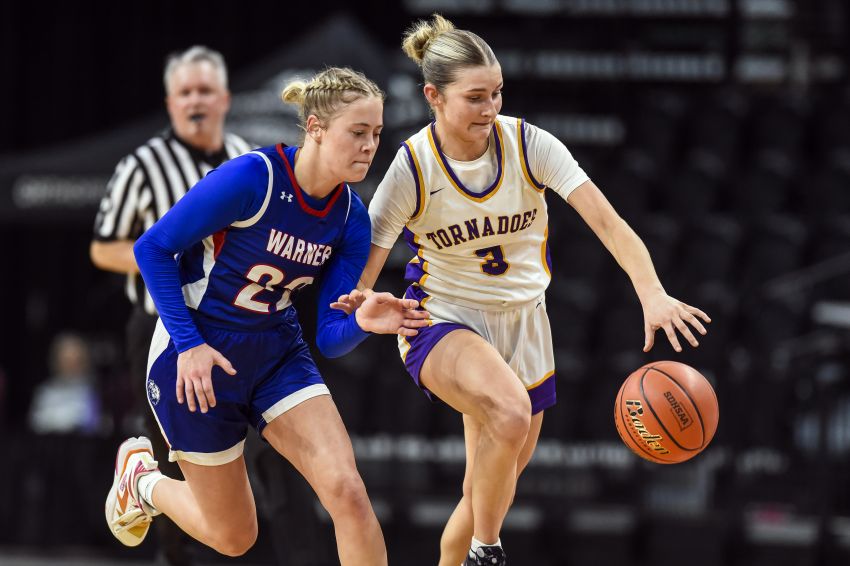 Class B Girls Roundup - Centerville clips Warner for trip to semifinals 