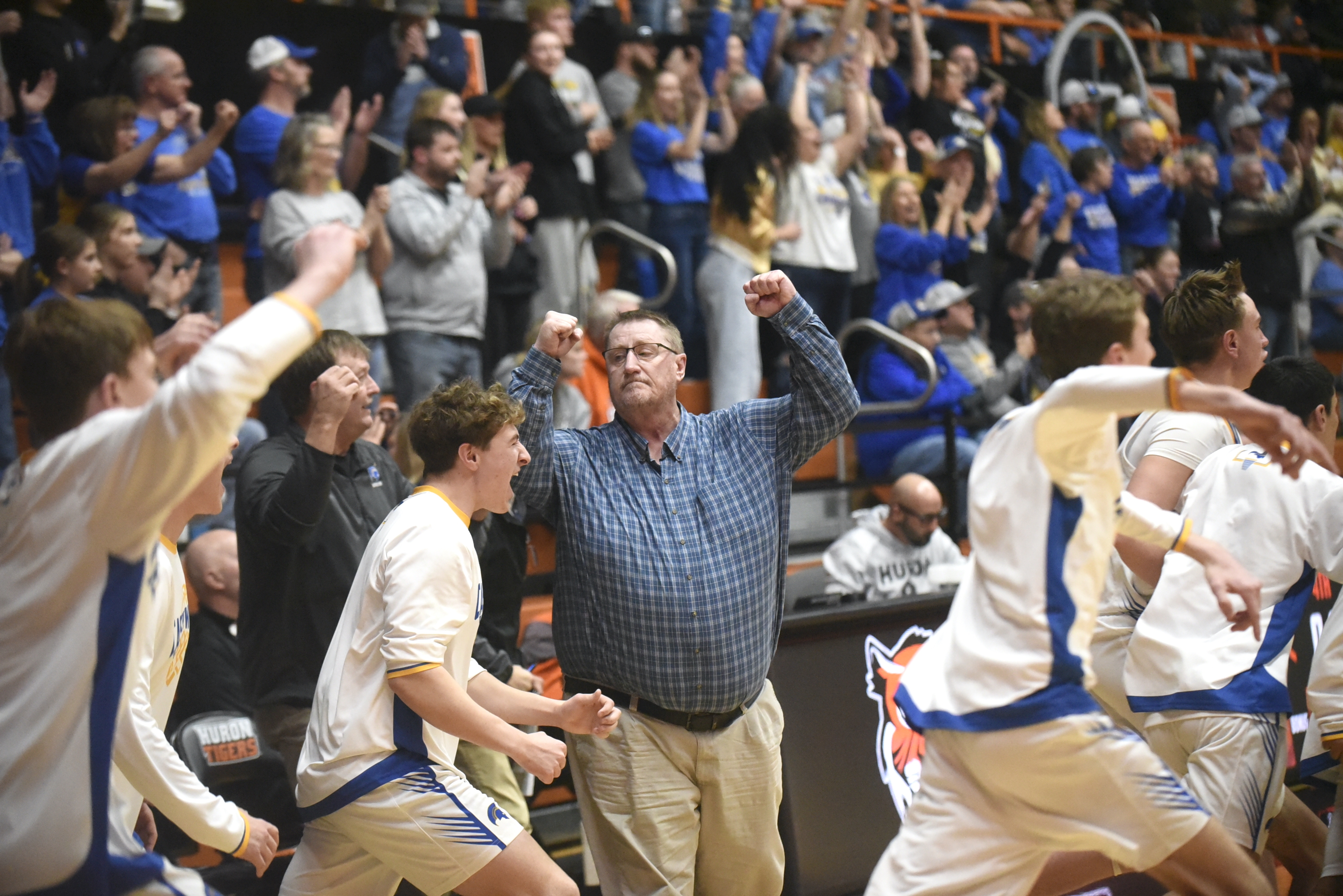PHOTO GALLERY: Region 2B Boys Basketball - Castlewood vs. Wessington Springs