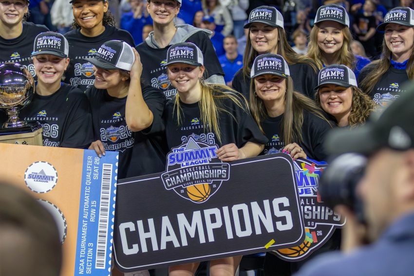 South Dakota State’s Emilee Fox helps deliver fourth-consecutive Summit League Championship in first season as starter