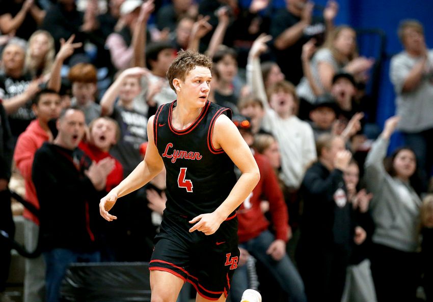 Aksel Ehlers fourth-quarter outburst propels Lyman into Class B state basketball tournament