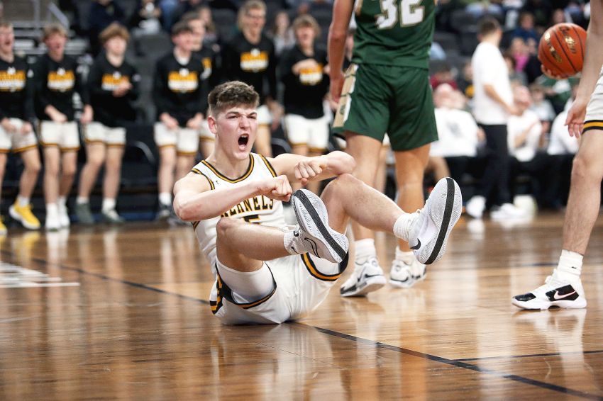 Class AA Boys Basketball Roundup - Mitchell holds off Sioux Falls Jefferson in Class AA opener 