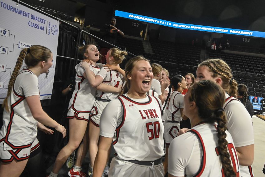 Brandon Valley holds off Washington, moves onto play O'Gorman in Class AA state championship 