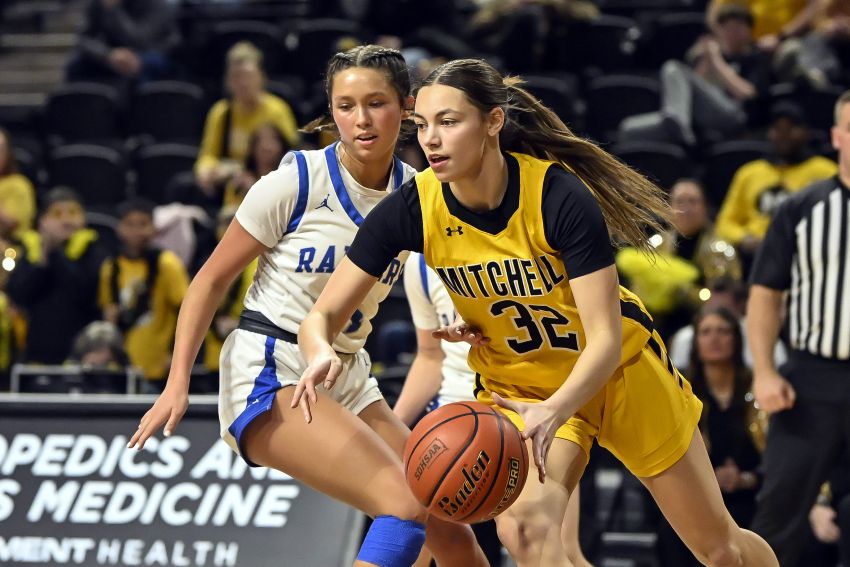 Mitchell’s Dave Brooks and Addie Siemsen close out Kernel careers like they started, with a ‘W’, claiming AA consolation championship