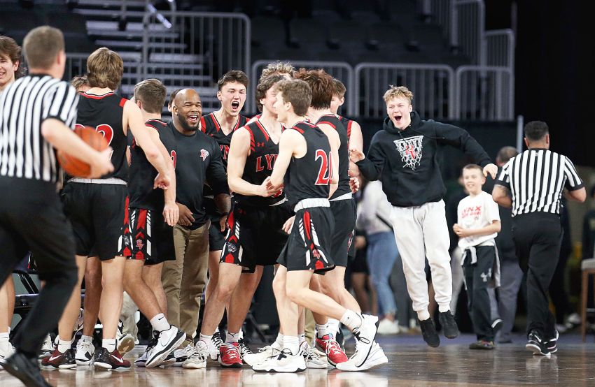 Class AA Boys Basketball Roundup - Brandon Valley holds off No. 2 Harrisburg to advance to AA title game 