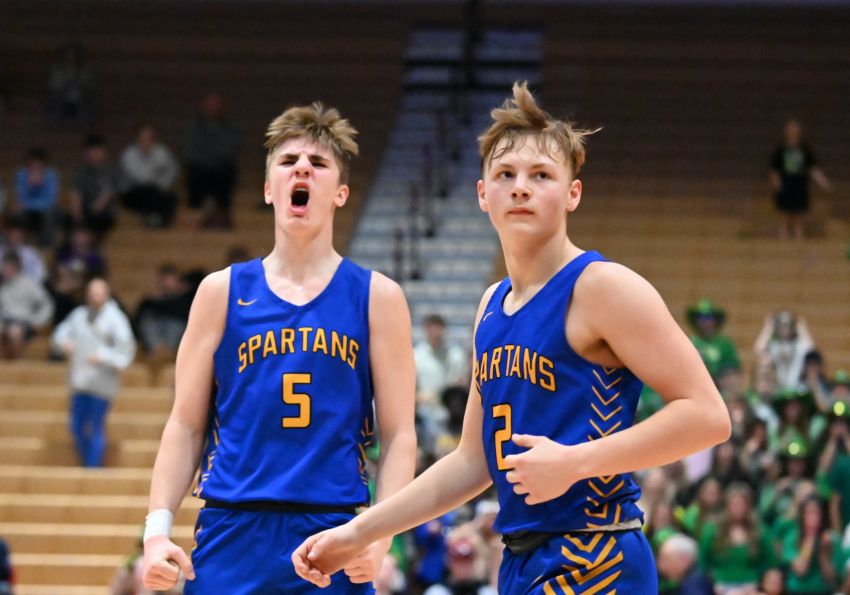 Wessington Springs celebrates first state tourney win since 1994 
