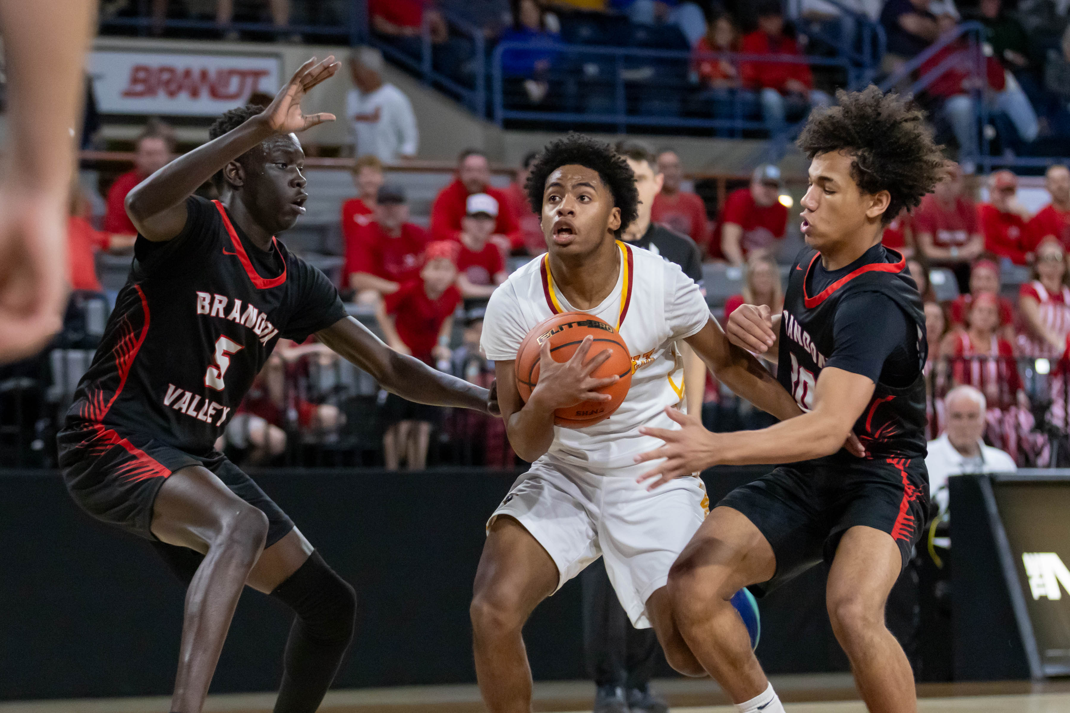PHOTO GALLERY: Sioux Falls Roosevelt vs Brandon Valley Class AA state boys basketball first round