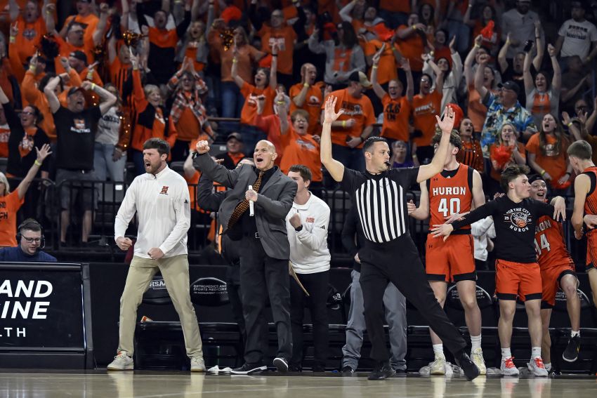 Class AA Boys Roundup - Huron holds off Roosevelt, plays Lincoln in state championship 