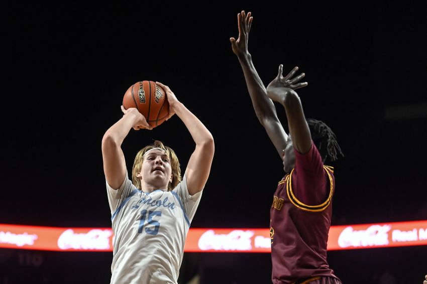 Class AA Boys Basketball Preview - Sioux Falls Lincoln, Brandon Valley headline Class AA contenders 