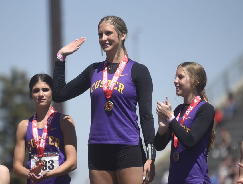 Stiefel sisters shine at Howard Wood Dakota Relays in the pole vault 