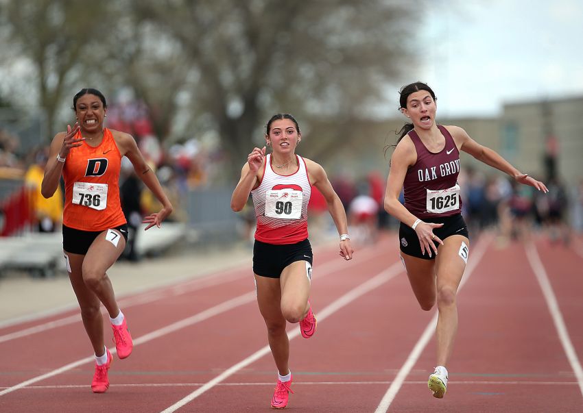 Track and Field Notebook - Arlington's Chloe Law leads crowded Class B girls sprint races