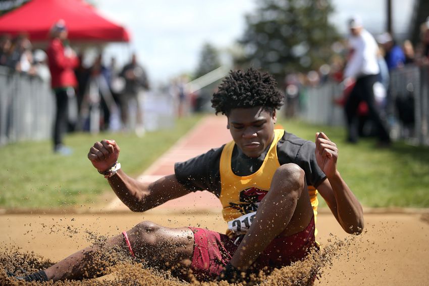 Class AA Boys Track and Field Leaders - Sioux Falls Roosevelt's David Ndong unleashes Class AA state leader in the triple jump