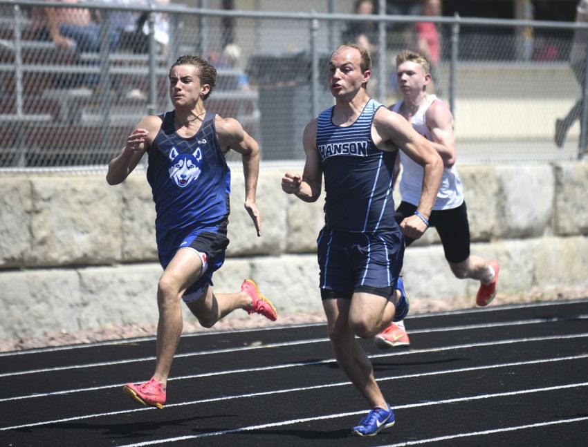 Hanson boys, Scotland/Menno girls capture team titles at Erv Ptak Relays 