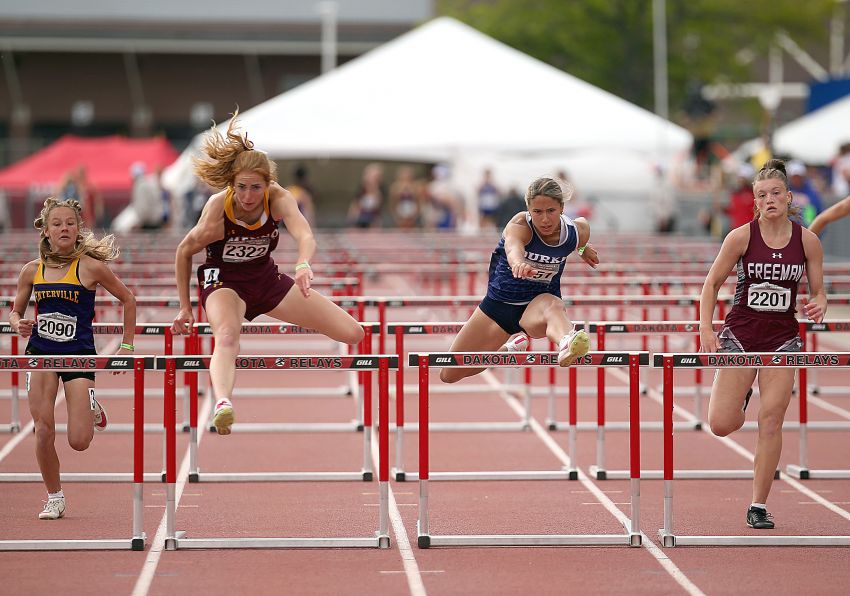 Piper Hanson trades individual disappointment for Class B team title