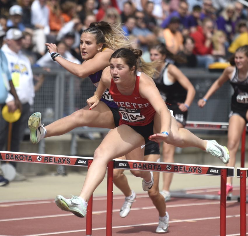 Chester’s Jacy Wolf captures both hurdle races at Chester Invite