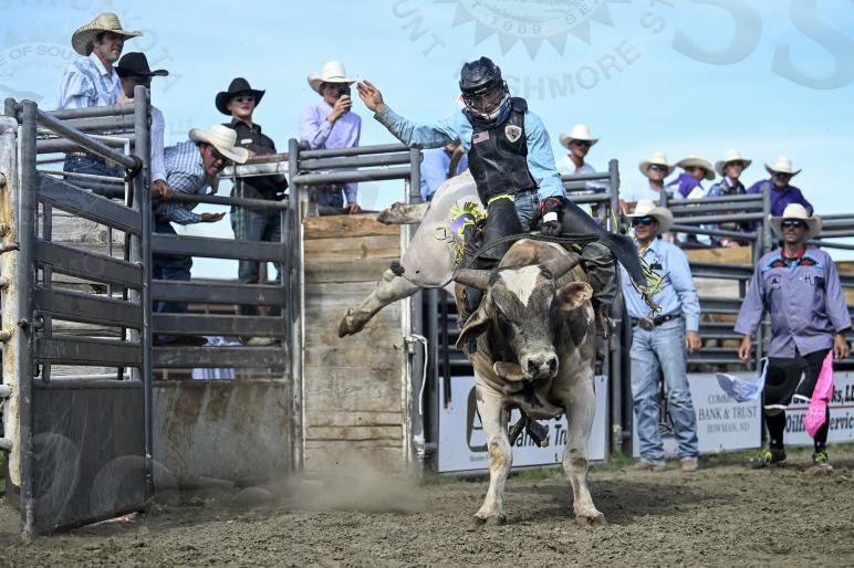 PHOTO GALLERY: Action from the Northwest Region SDHSRA rodeo