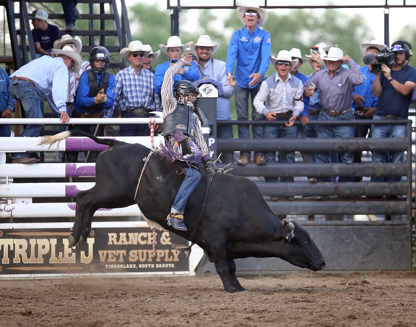 Mentally-tough South Dakota rodeo participants breathe life into summer sports