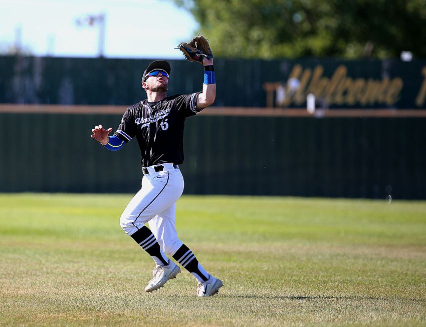 Winner/Colome climbs to No. 1 in Class B amateur baseball poll 