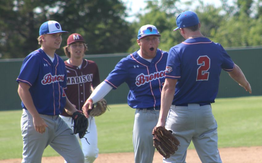 July 14 Amateur Baseball Roundup - Madison outlasts Cornbelt League foe Canova in extra innings 