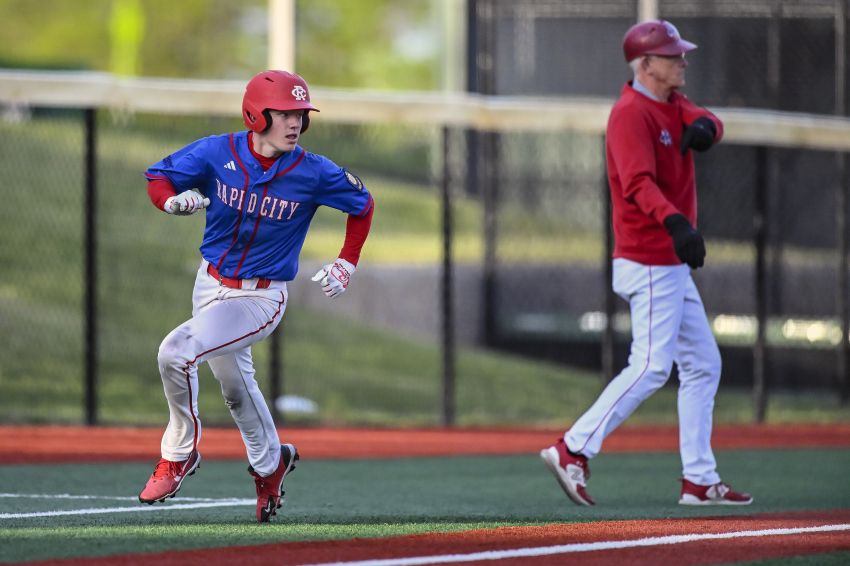 Given the green light, Aiden Roberts breaks Hardhats' all-time stolen bases record heading into postseason