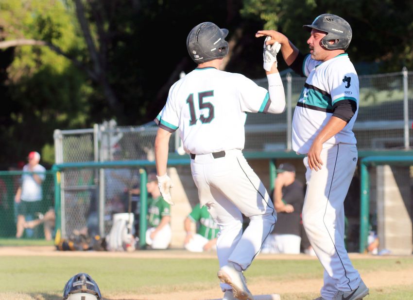 Dimock-Emery outlasts Salem, advances to Class B quarterfinals 